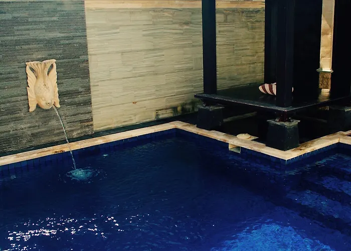 Kori Maharani - One Bedroom Pool 4 بيت ضيافة Siyut